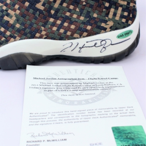 Signed Jordan Nike Air Future Authenticity Card - Picture 2 of 8